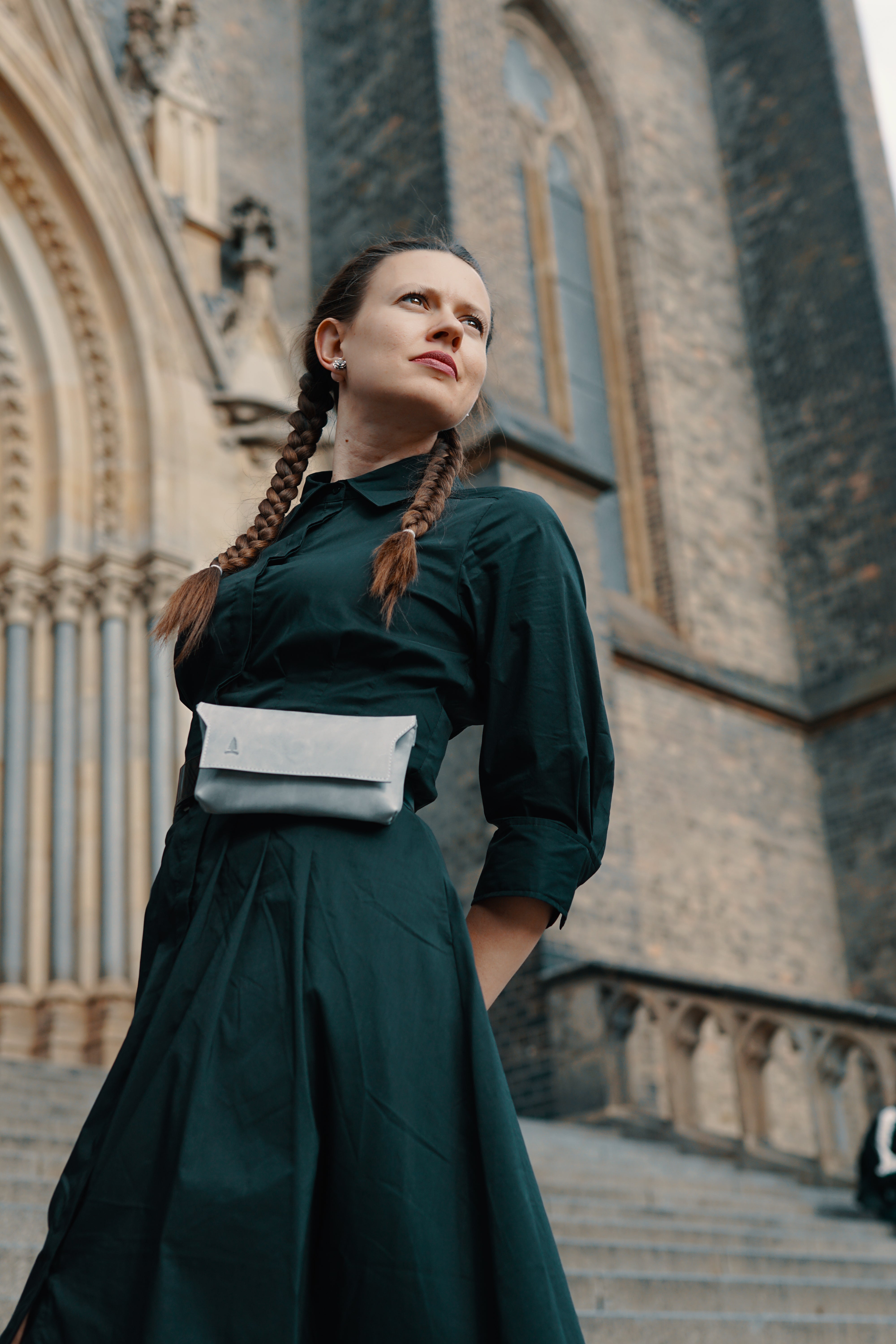 Štýlový šedý set pre dámy Challenger - opasok a kabelka