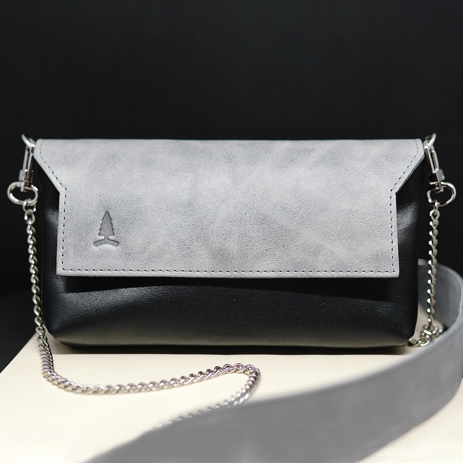 Dámska kožená kabelka G&B