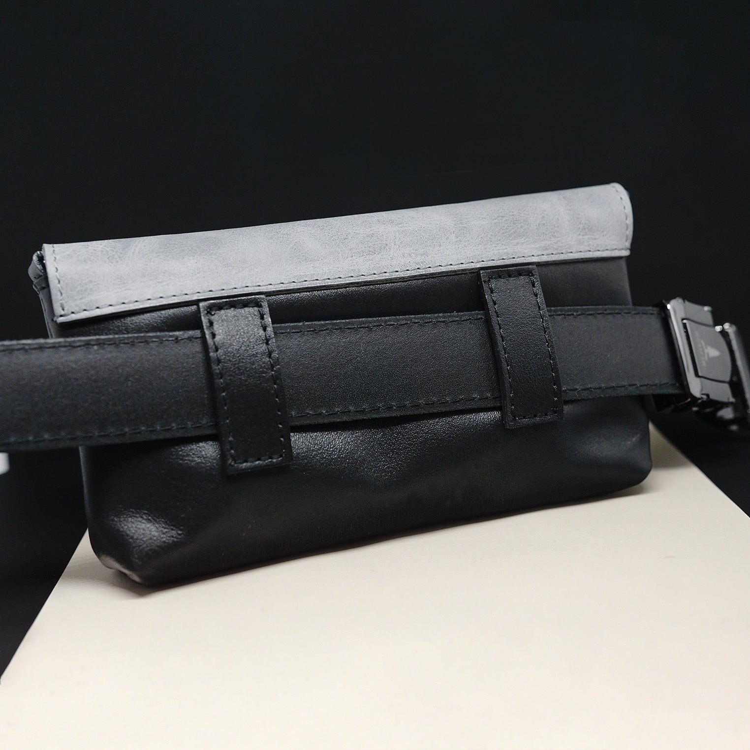 Dámská kožená kabelka G&B